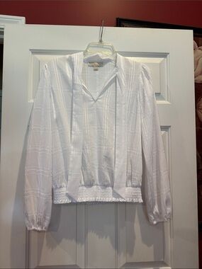 Michael Kors White V-Neck Long Sleeve Blouse with Elastic Hem